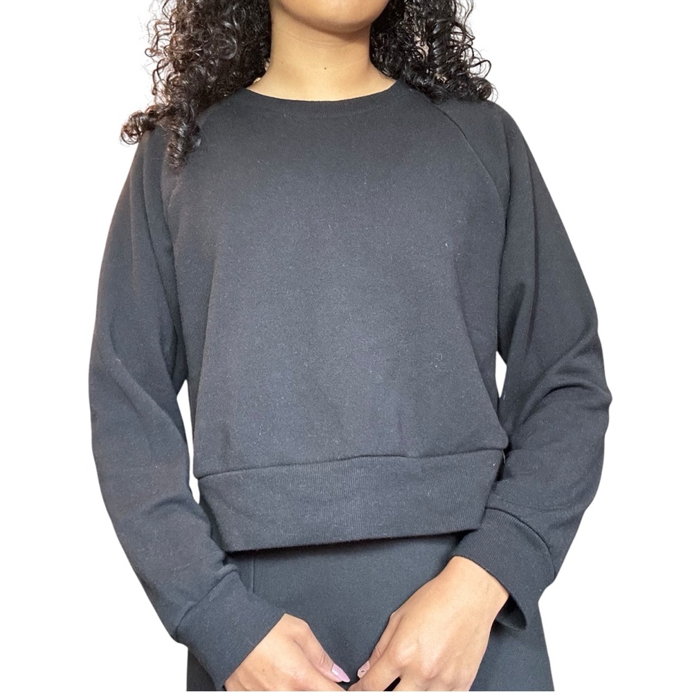 Black Crewneck Sweatshirt